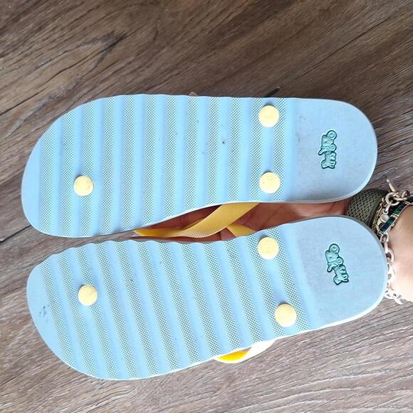 Coach Classic Yellow Strap Flip Flop Size 7 - Picture 5 of 6